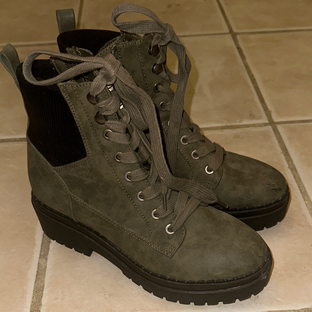 Women's Indigo Rd. Suede Wildern Lace-Up Ankle Boots